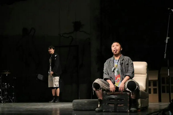 剧照:孟京辉戏剧工作室的作品巡演足迹遍及世界各地:日本,韩国,墨西哥