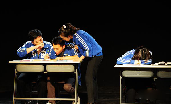 为什么有人喜欢看话剧 1b9bd6e6481ea072.jpg