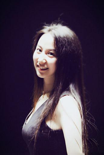 中央音乐学院钢琴艺术指导专业硕士研究生,师从王耀玲教授,潘淳教授