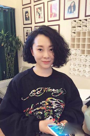 蓝色妖姬电视剧主演 25123c6dd1240e10.jpg