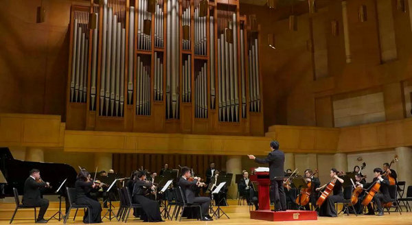 交响乐名曲欣赏经典20首 20d945bfaa9ce52c.jpg